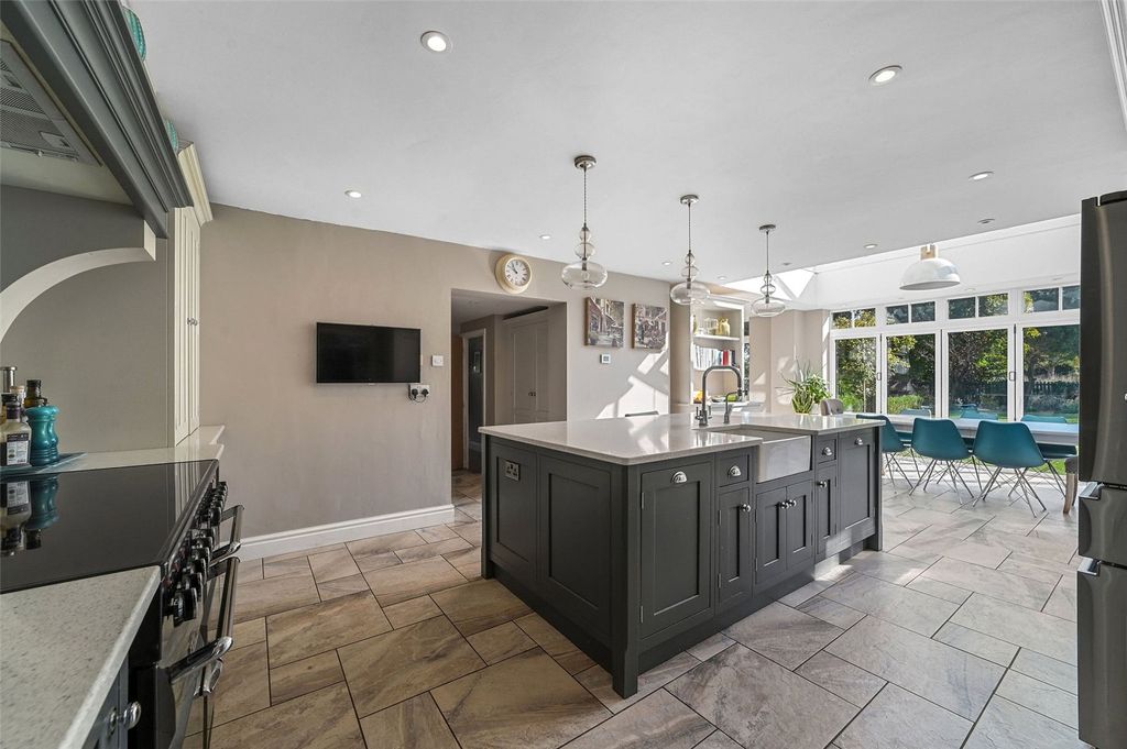 Property photo 3 of 33 Picture No. 29