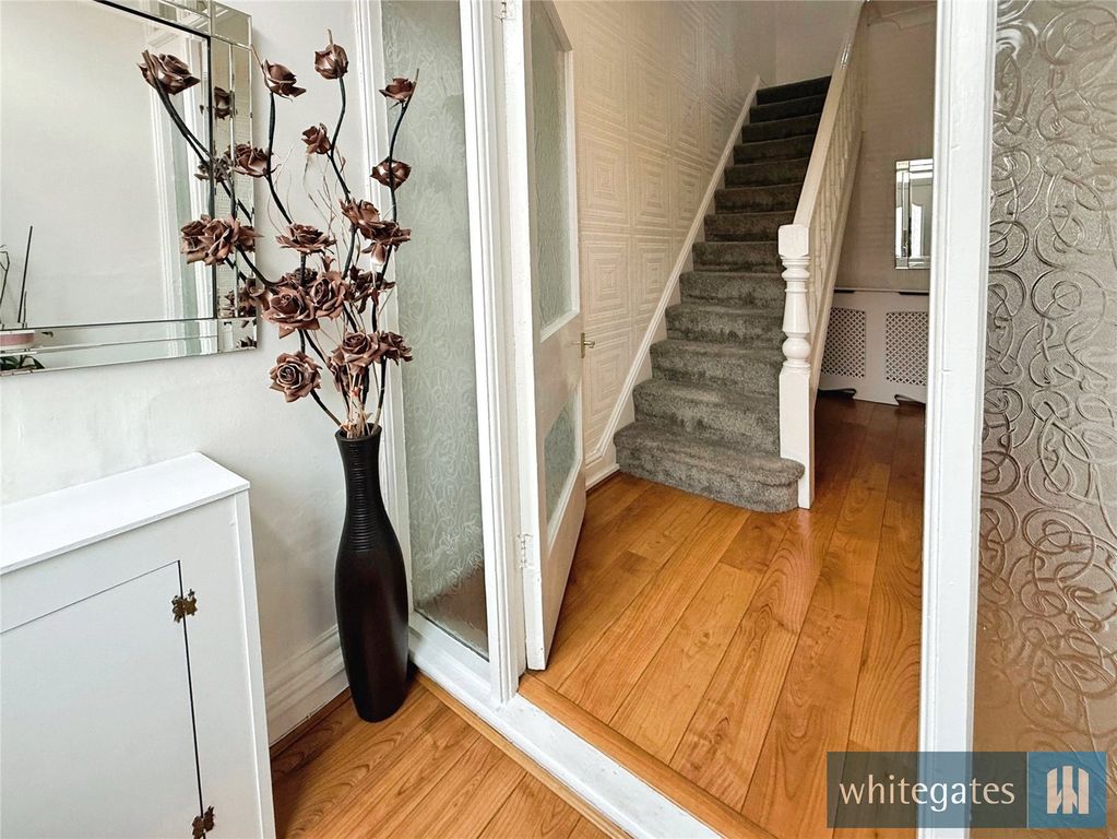 Property photo 2 of 25 Picture No. 11