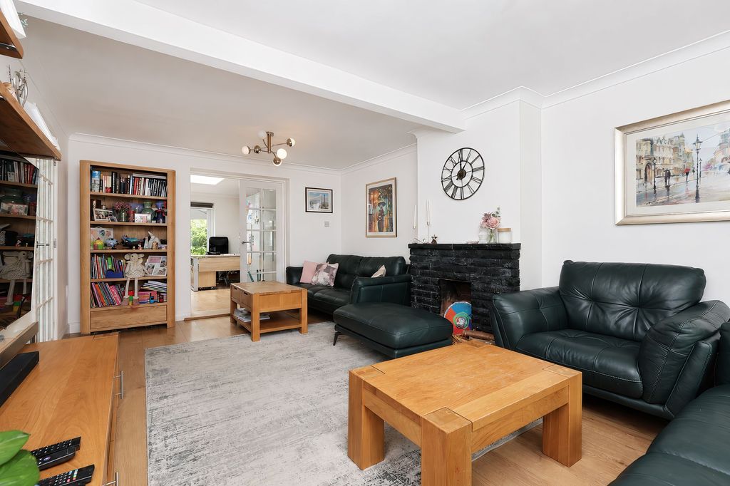 Property photo 3 of 19