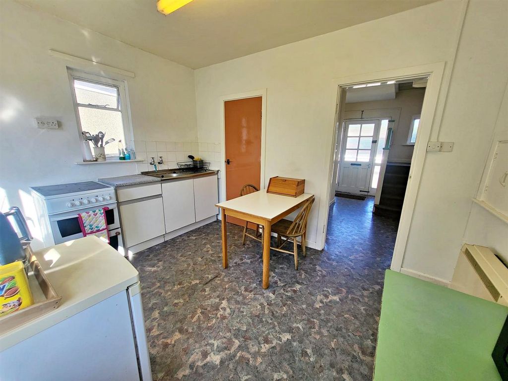 Property photo 3 of 17 10.Jpg
