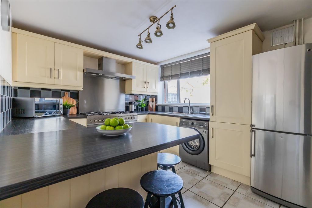 Property photo 3 of 26 26 (10 Of 29).Jpg