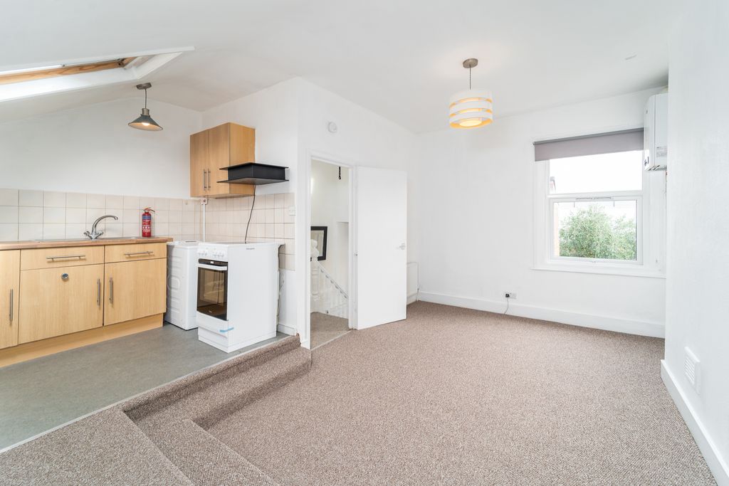 Property photo 2 of 8 Ndb09919-Edit