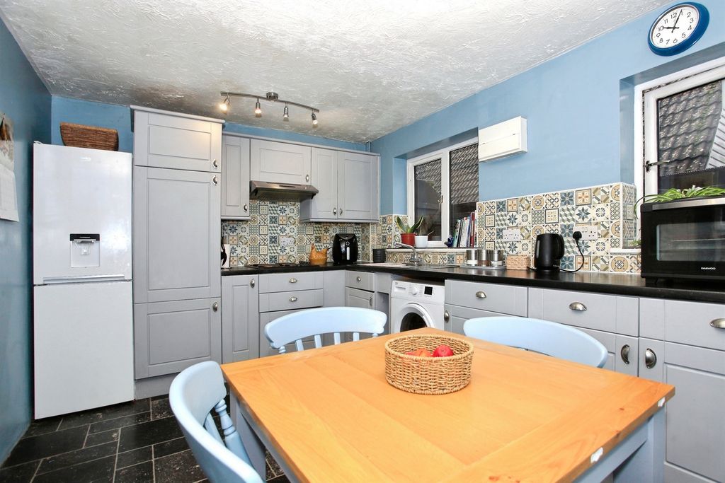 Property photo 1 of 19 Kitchen/Diner