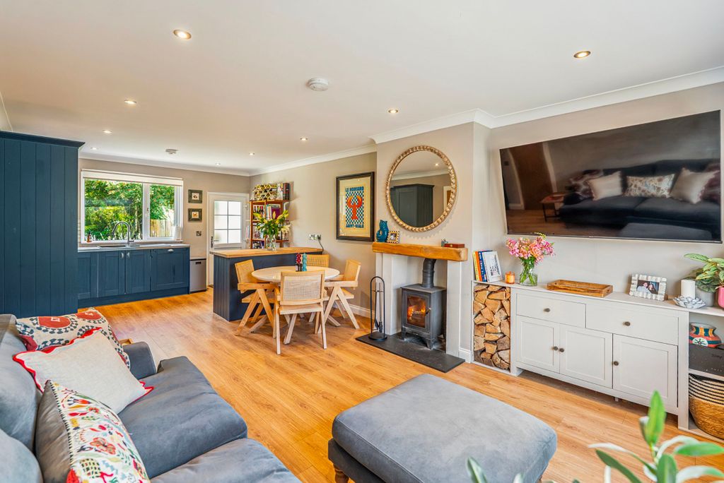 Property photo 2 of 44