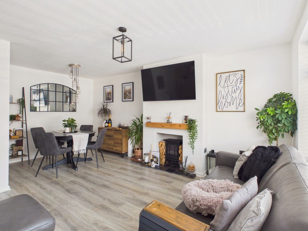 Property photo 2 of 15 5267583