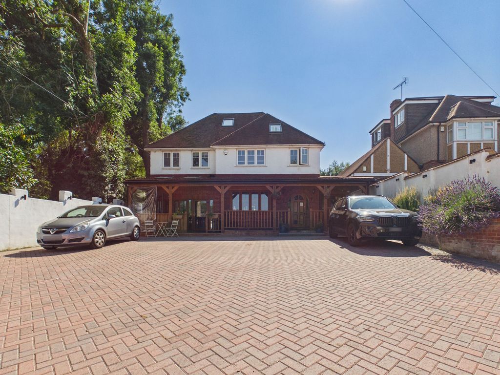 Property photo 1 of 33