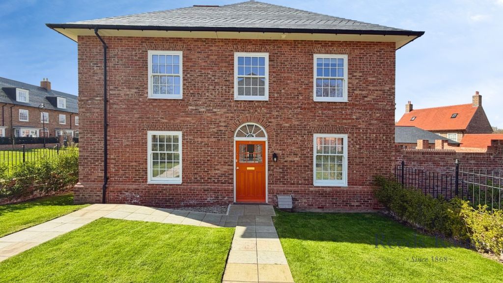 Property photo 1 of 18 External