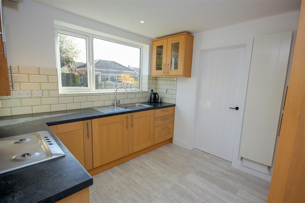 Property photo 3 of 11 Kitchen 1.Jpg