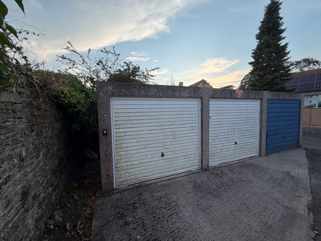 Property photo 2 of 3 1