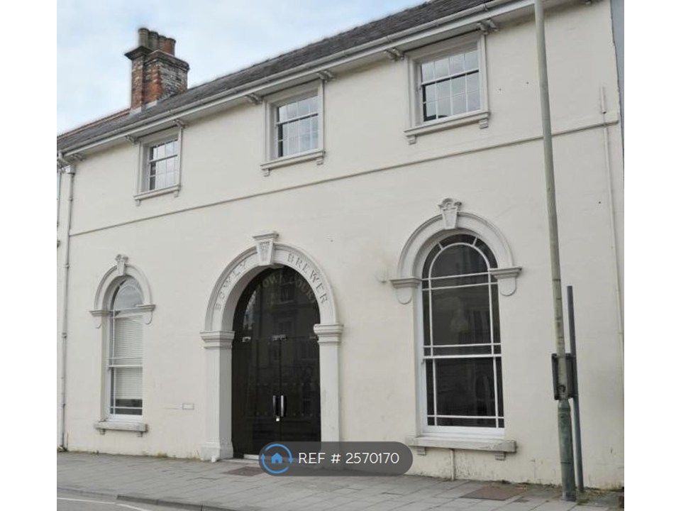Property photo 2 of 13