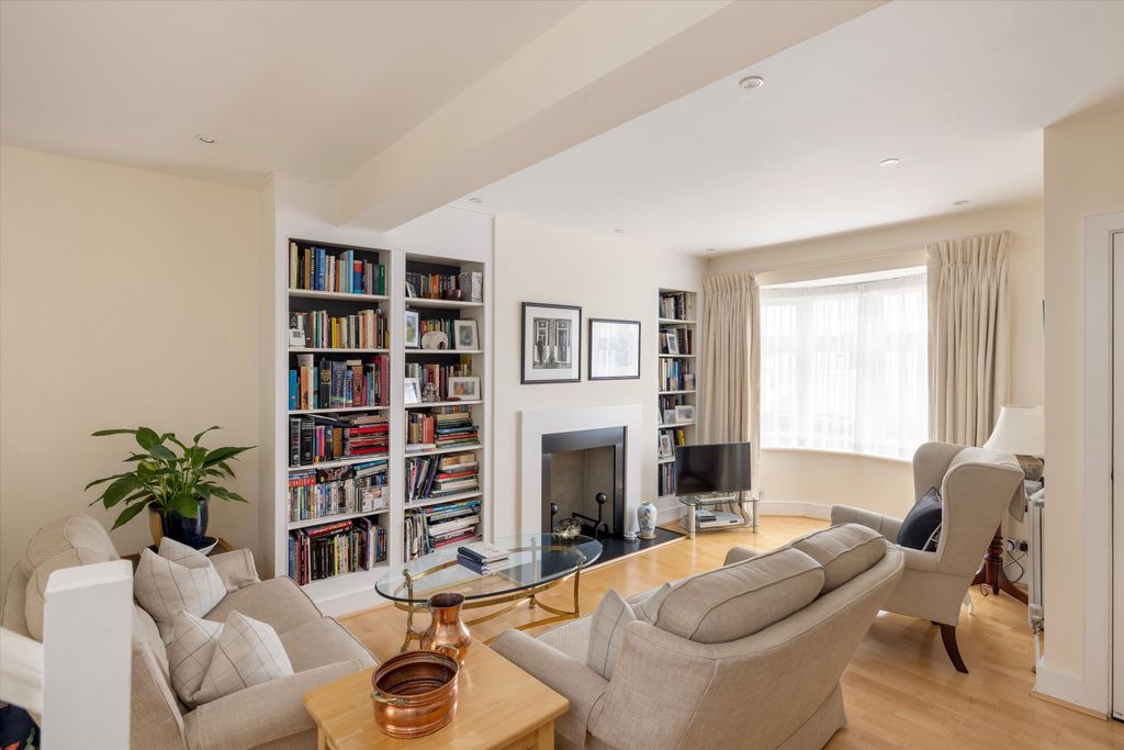 Property photo 2 of 17 Image