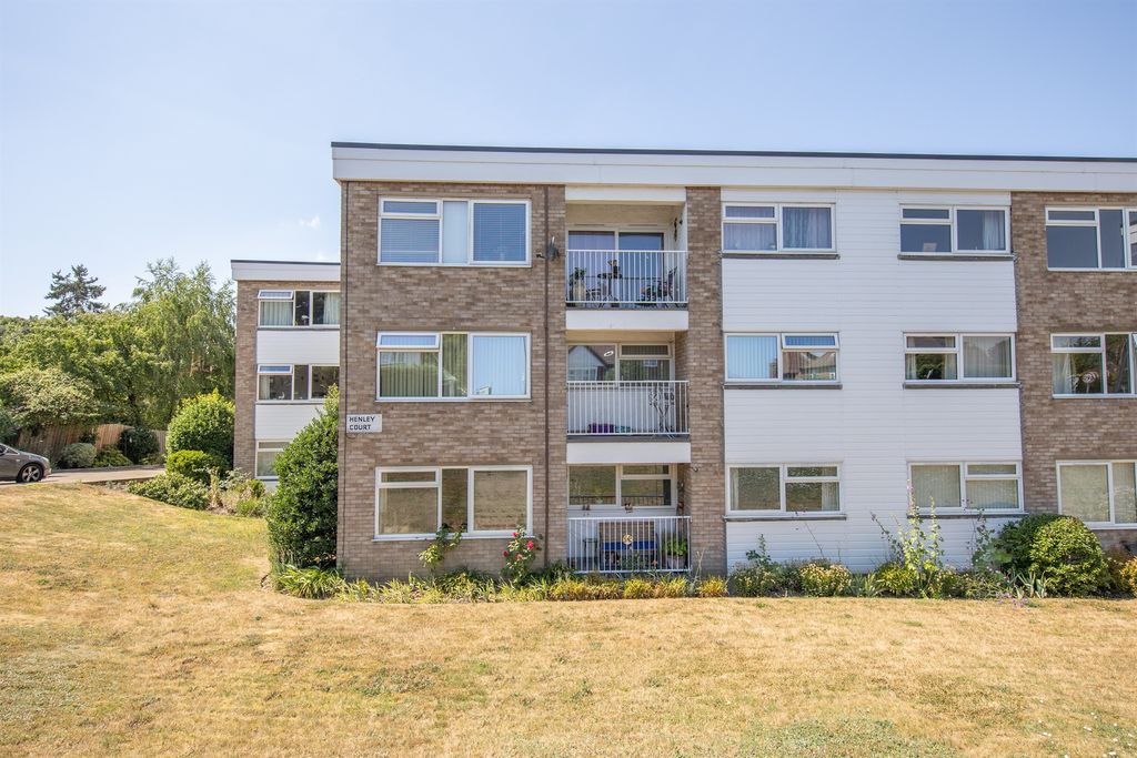 Property photo 1 of 11