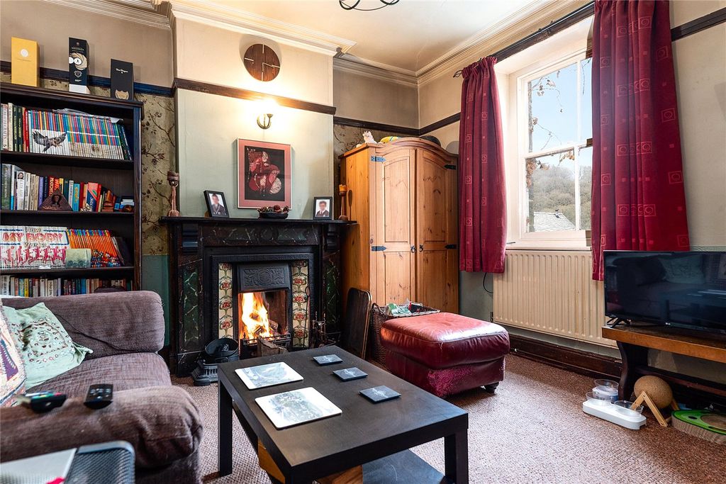 Property photo 2 of 26 Picture No. 15