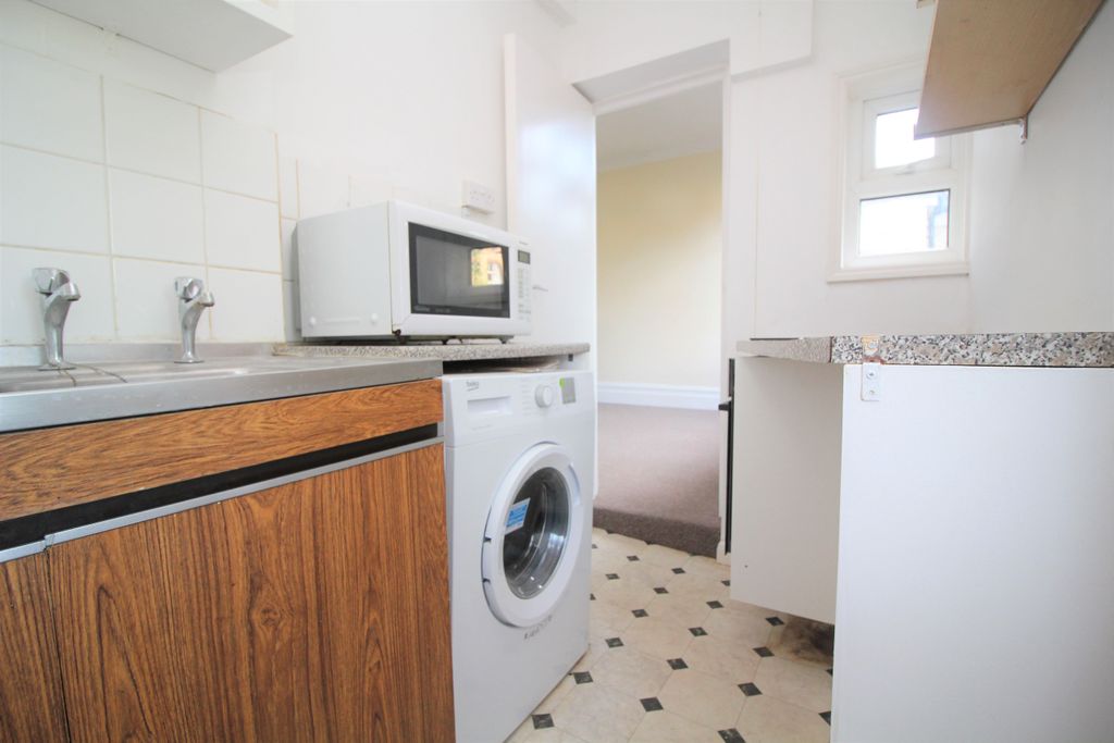 Property photo 3 of 7 Picture 3