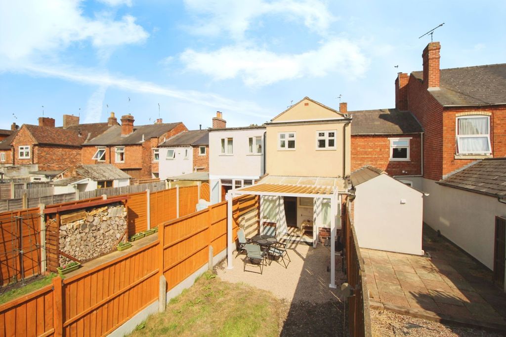 Property photo 2 of 26