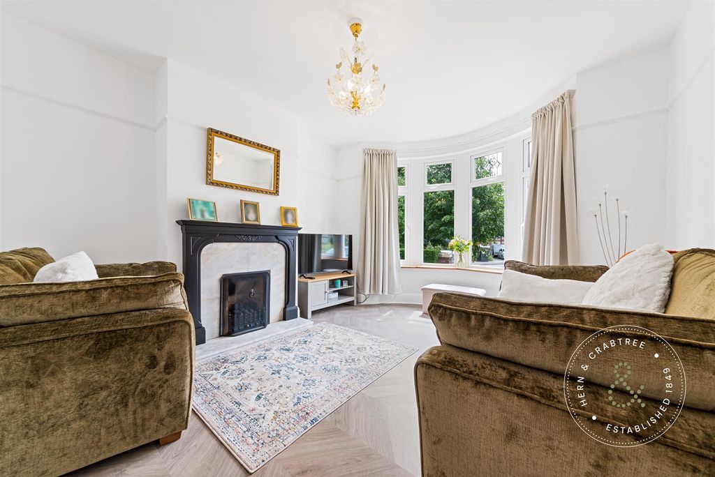 Property photo 2 of 33 St-Fagans-Road-14.Jpg