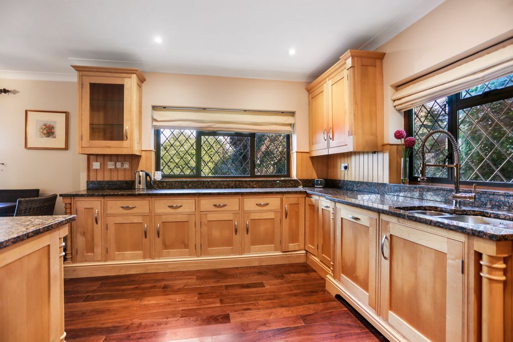 Property photo 3 of 25 296A5660