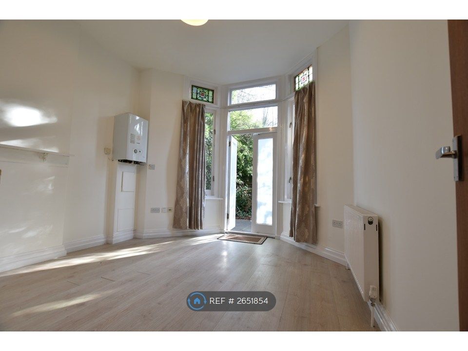 Property photo 2 of 11