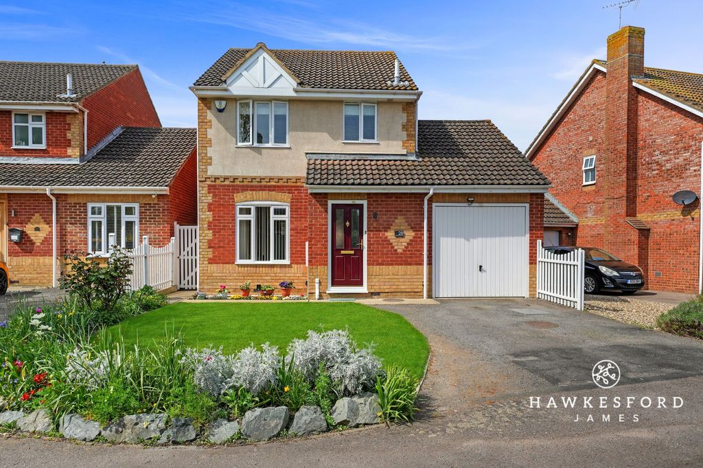 Property photo 1 of 22 Helen Thompson Close, Iwade - Front