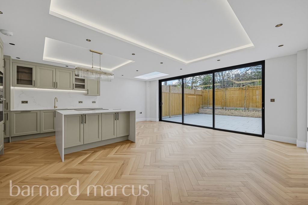 Property photo 1 of 13 Image