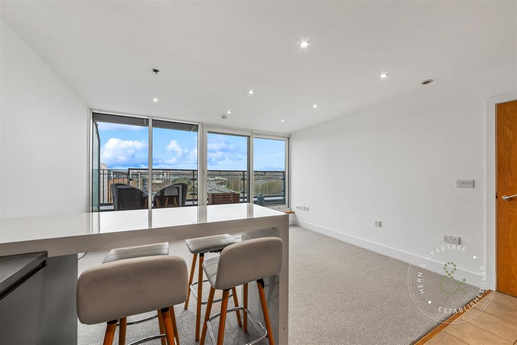 Property photo 3 of 11 Lady-Isle-House-08.Jpg