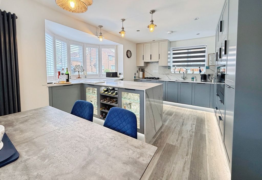 Property photo 2 of 17 Kitchen/Diner