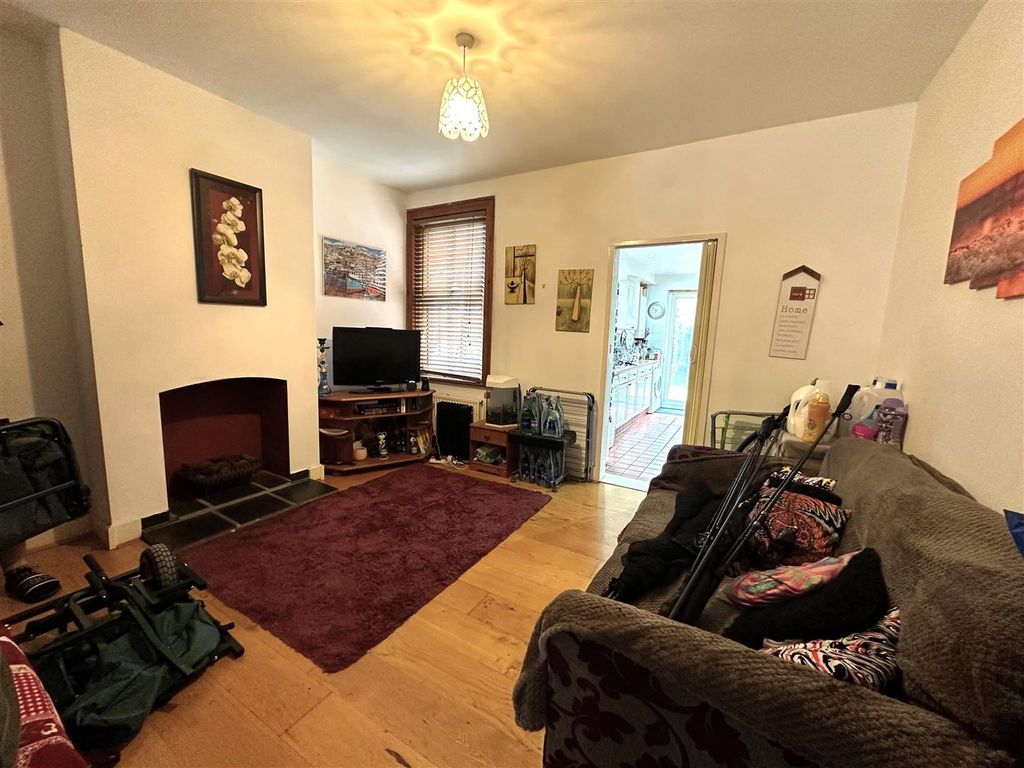 Property photo 3 of 8 Coopers Estate Agents