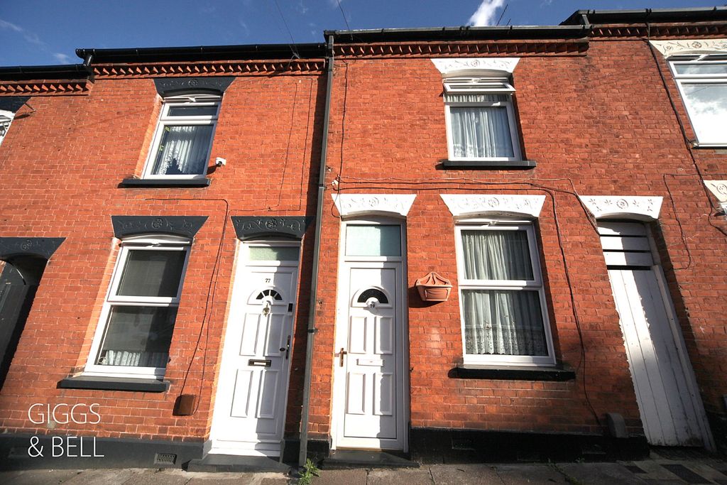 Property photo 1 of 17 5542420