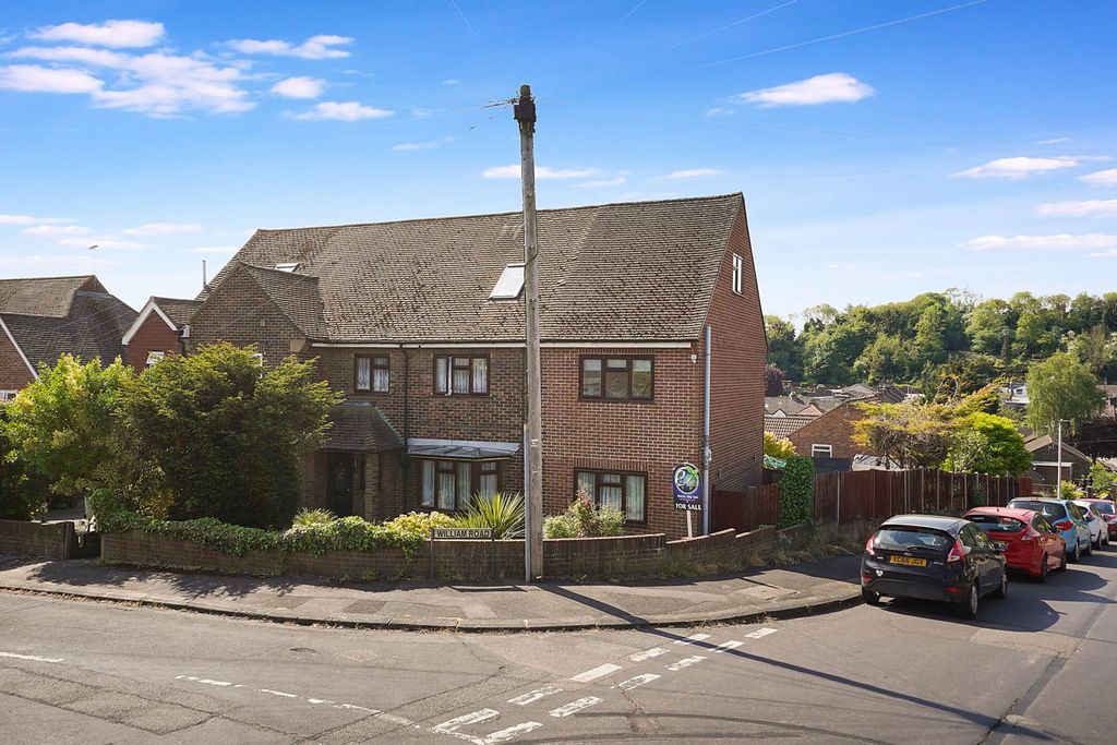 Property photo 1 of 21