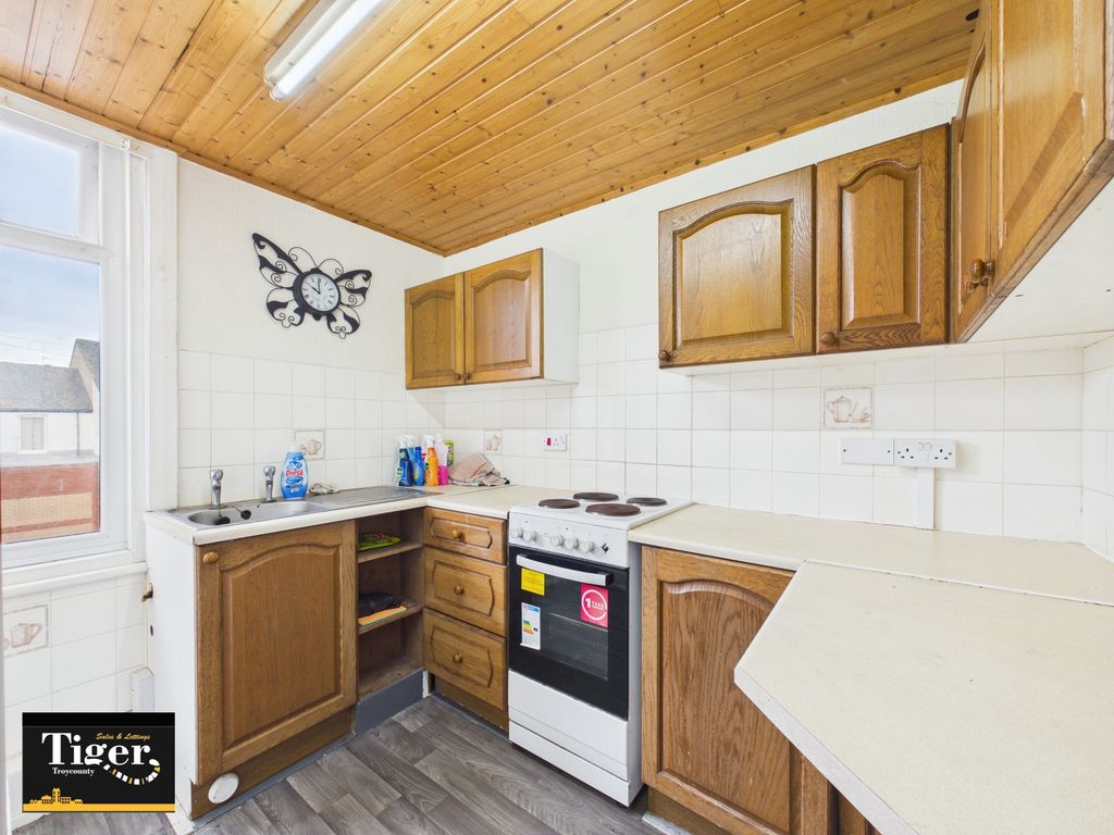 Property photo 3 of 8 Cam03440G0-Pr0695-Still004