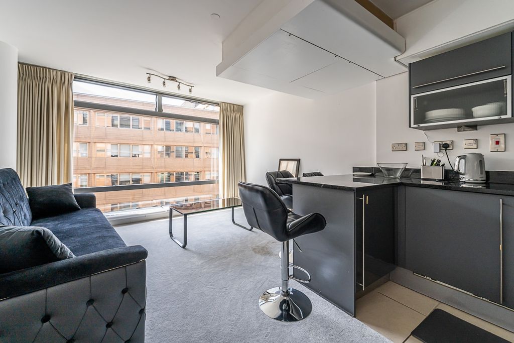 Property photo 2 of 15 Parliament-View-A...