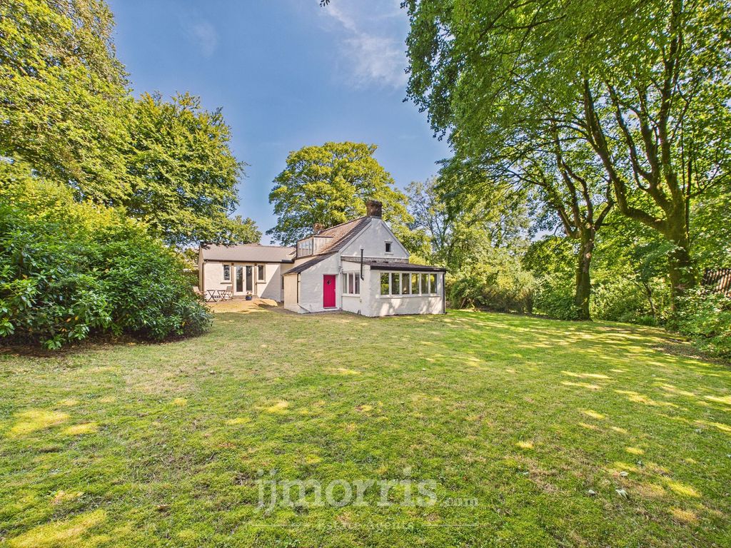 Property photo 2 of 41