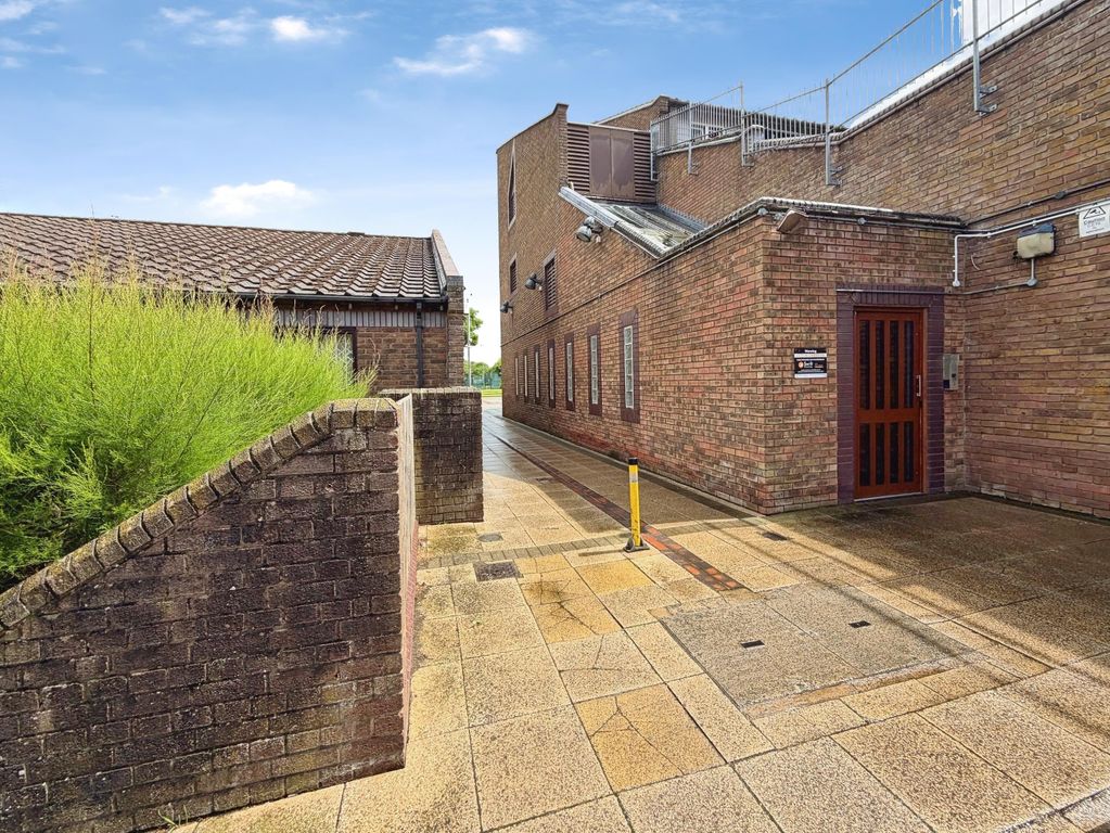 Property photo 1 of 6