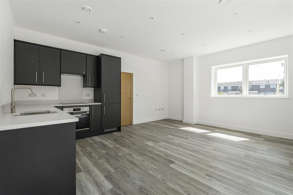 Property photo 3 of 11 9_60712.Jpg