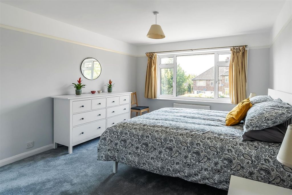 Additional image 5 of 2 bed maisonette for saleMinchin Close, Leatherhead KT22