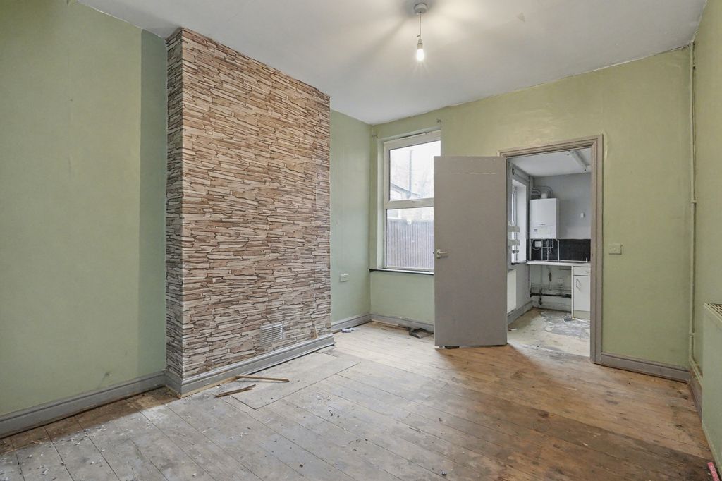 Property photo 2 of 21 74 Sutherland Road, Normanton, Derby, De23 8Rw