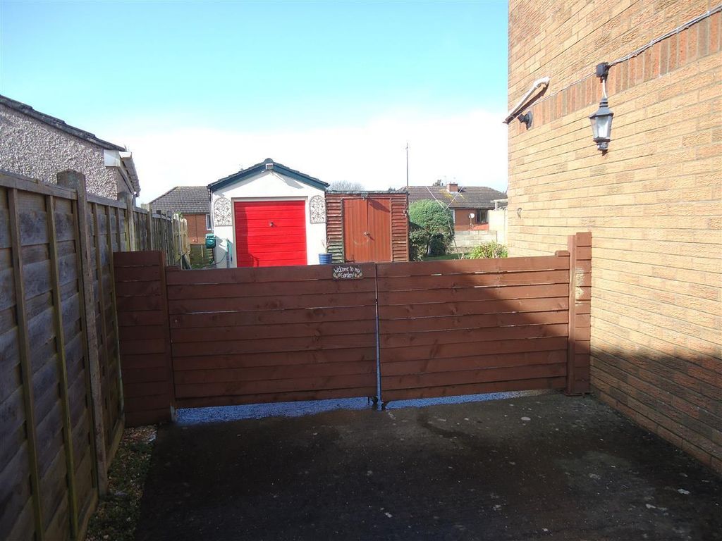 Property photo 3 of 12