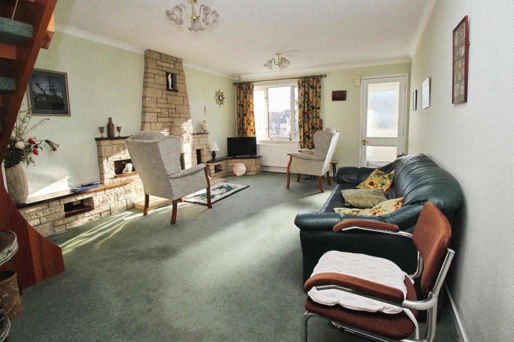 Property photo 3 of 13 Living Room