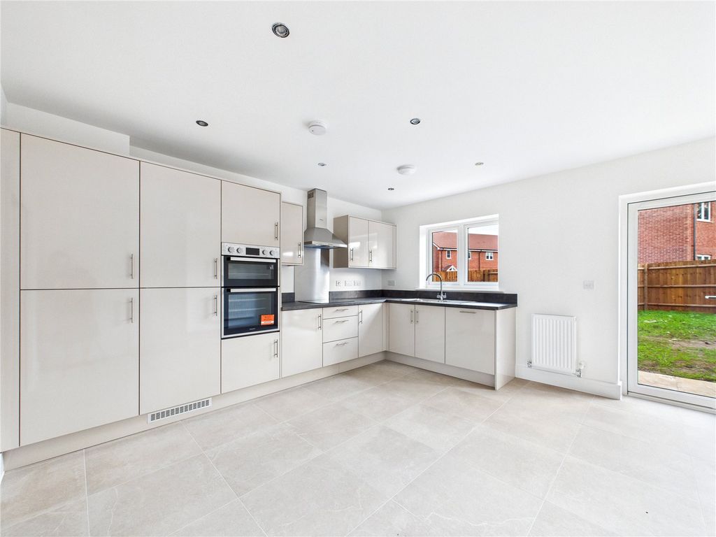 Property photo 3 of 15 Picture No. 17