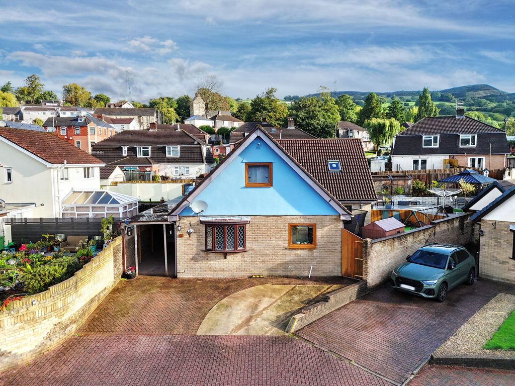 Property photo 1 of 51