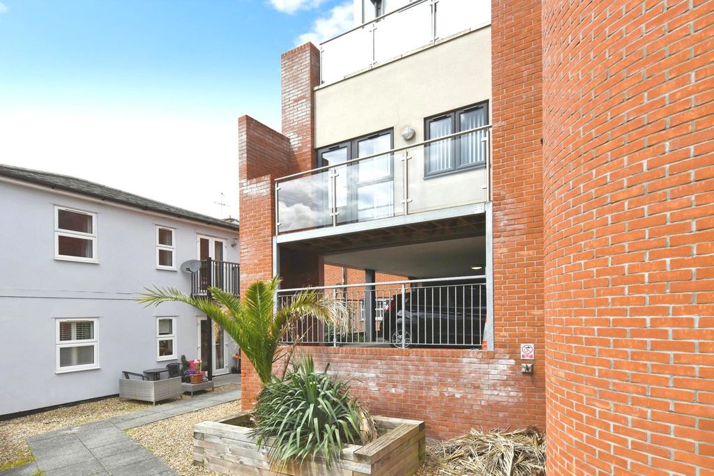Property photo 1 of 11 Pbox-Img.Jpg