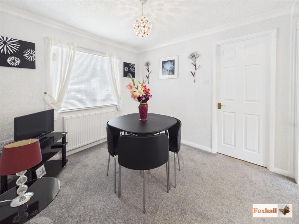 Property photo 3 of 19 Dining Room