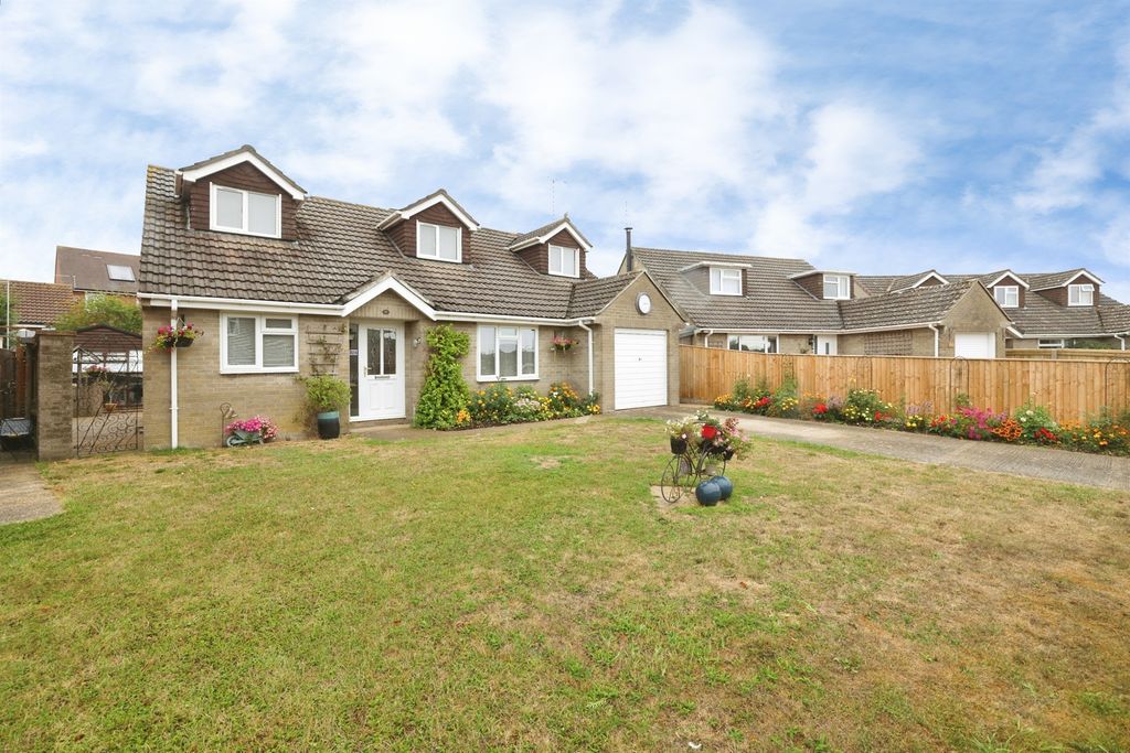 Property photo 2 of 18