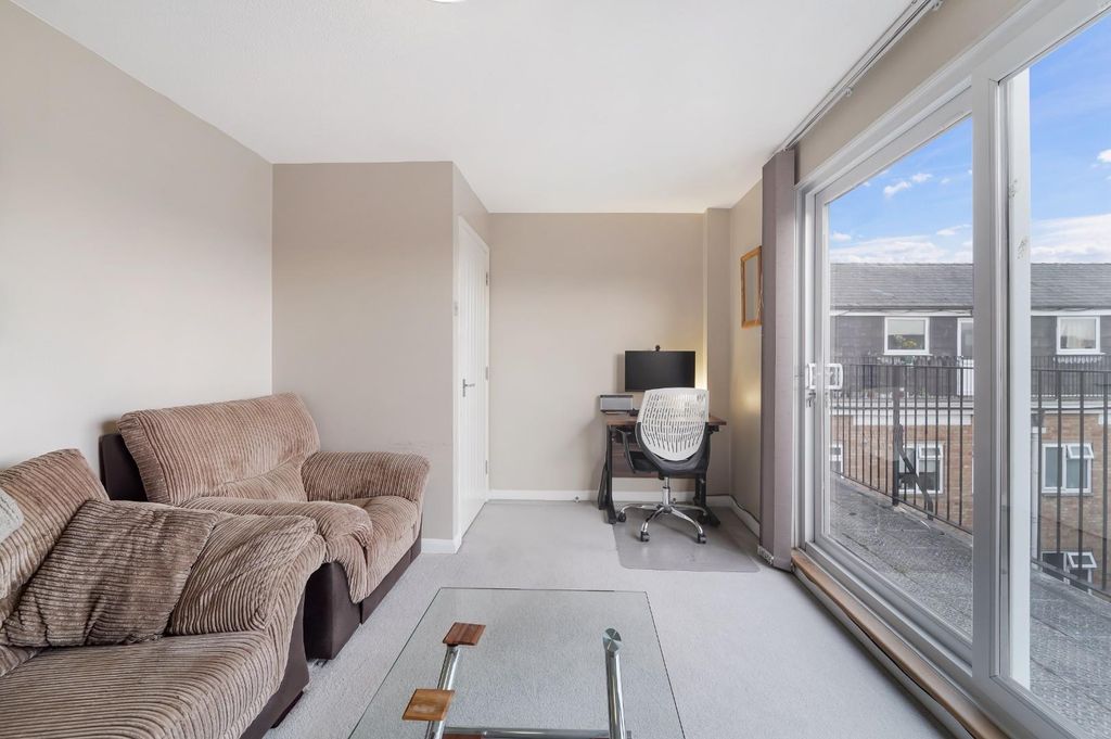 Property photo 3 of 20 Packham Court (11).Jpg