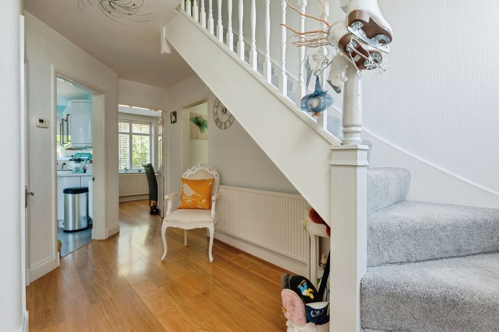 Property photo 3 of 22 Pbox-Img.Jpg