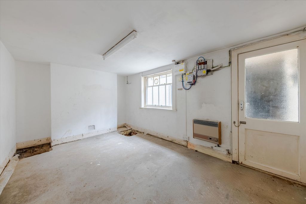 Property photo 3 of 11 Image