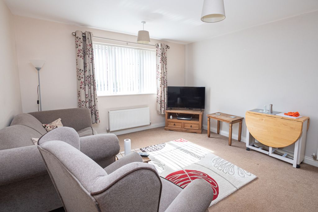 Property photo 2 of 27