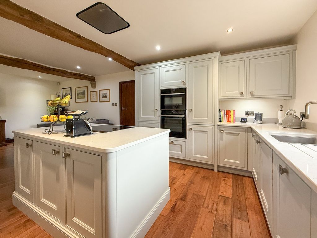 Property photo 3 of 37