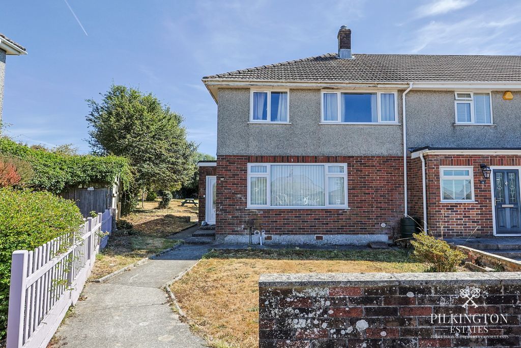 Property photo 1 of 18 5375730