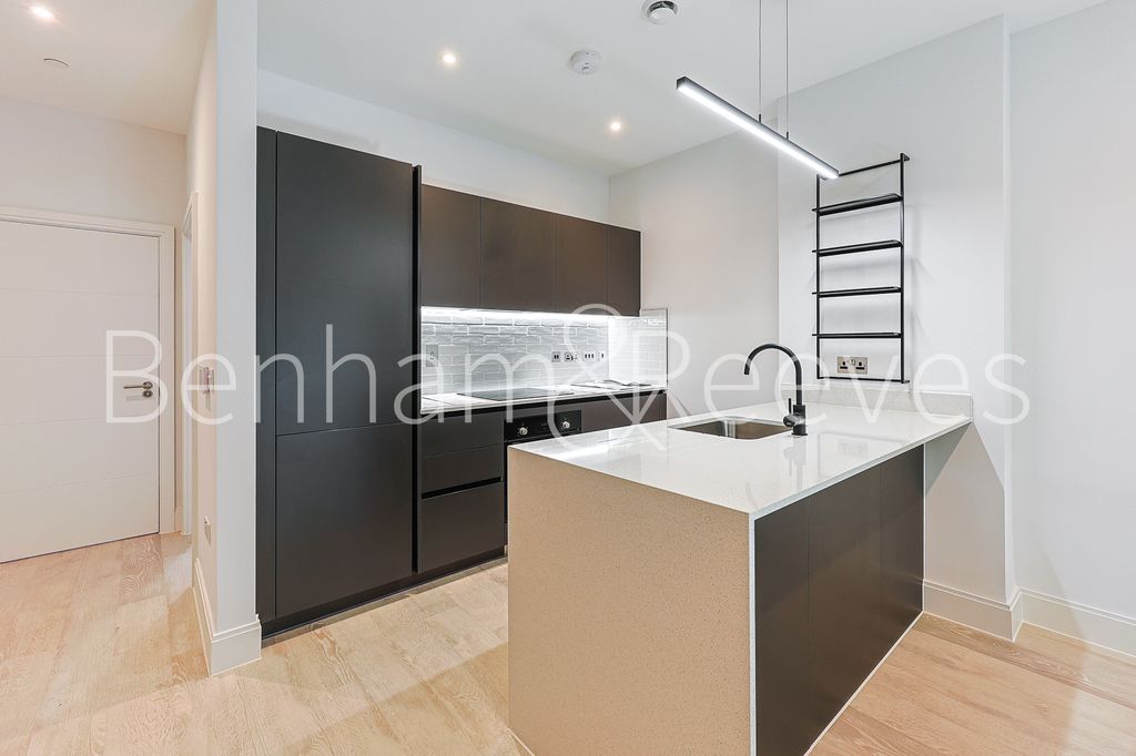 Property photo 2 of 20